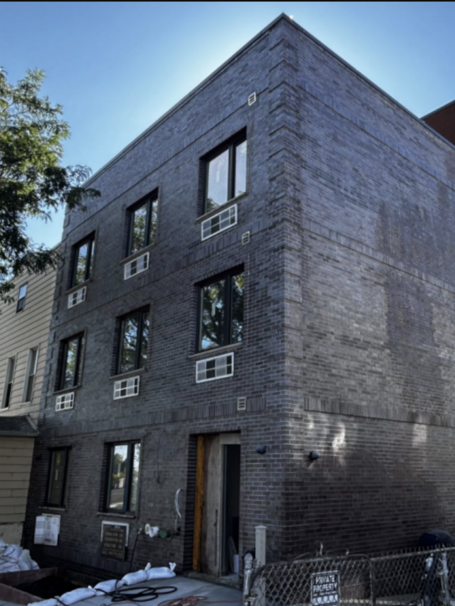 842 6th Ave